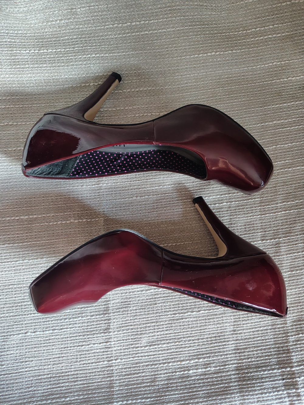 Madden Girl Getta Burgundy Patent Platform Pumps Women's Size 7 Office - Picture 15 of 15
